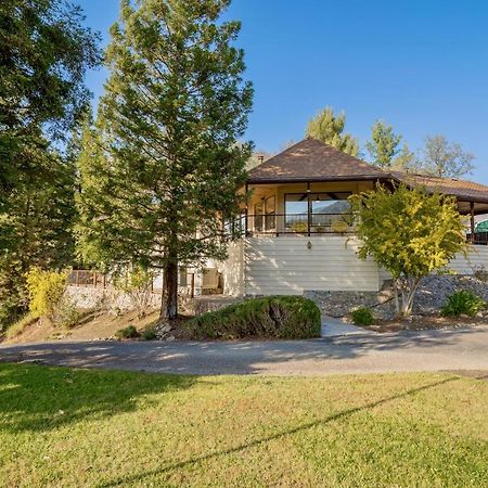 Secluded Mtn Top Family Haven W/Views Spa & Arcade ثري ريفرز المظهر الخارجي الصورة