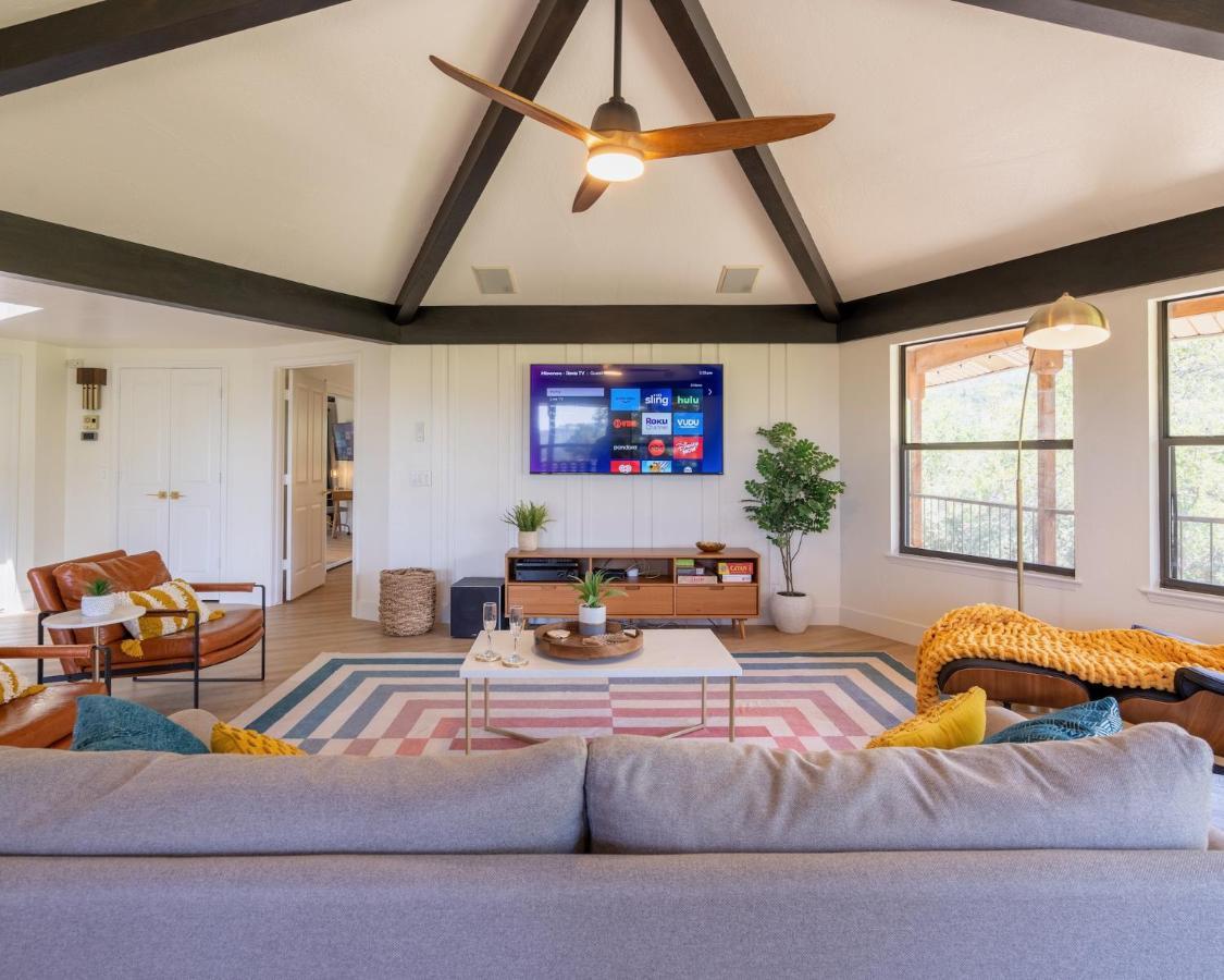 Secluded Mtn Top Family Haven W/Views Spa & Arcade ثري ريفرز المظهر الخارجي الصورة