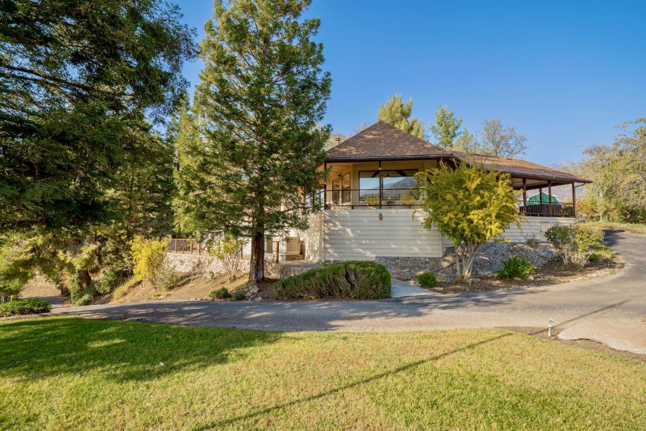 Secluded Mtn Top Family Haven W/Views Spa & Arcade ثري ريفرز المظهر الخارجي الصورة