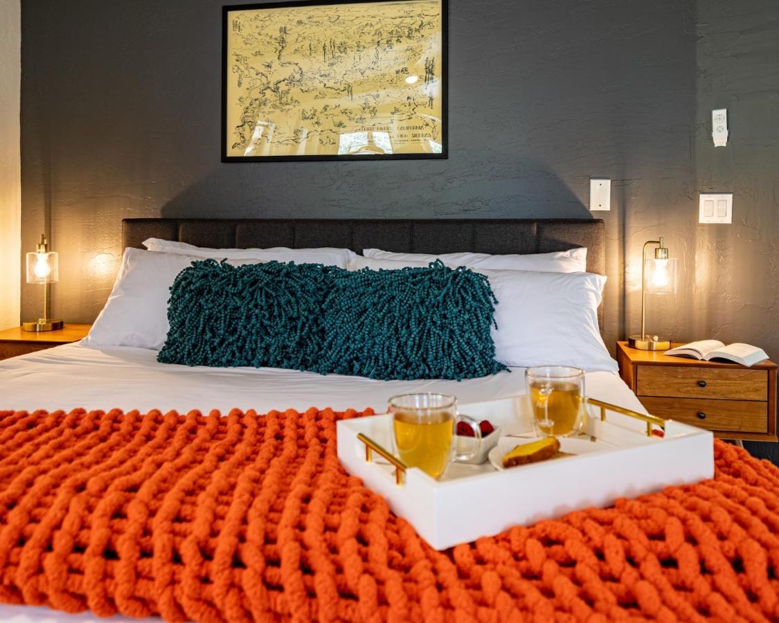 Secluded Mtn Top Family Haven W/Views Spa & Arcade ثري ريفرز المظهر الخارجي الصورة