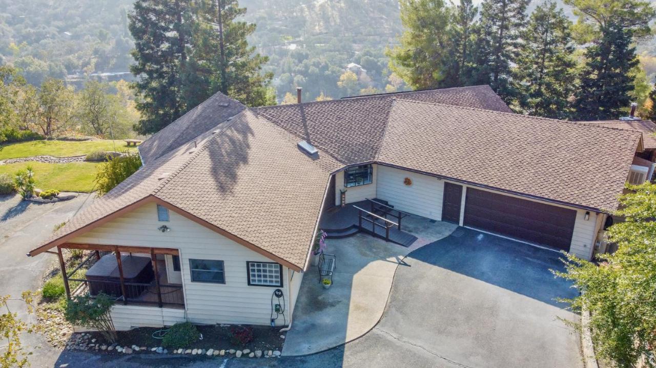 Secluded Mtn Top Family Haven W/Views Spa & Arcade ثري ريفرز المظهر الخارجي الصورة
