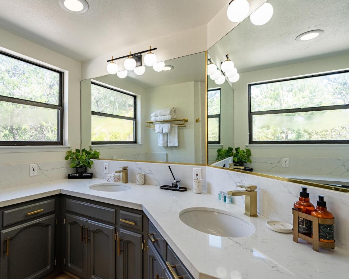Secluded Mtn Top Family Haven W/Views Spa & Arcade ثري ريفرز المظهر الخارجي الصورة