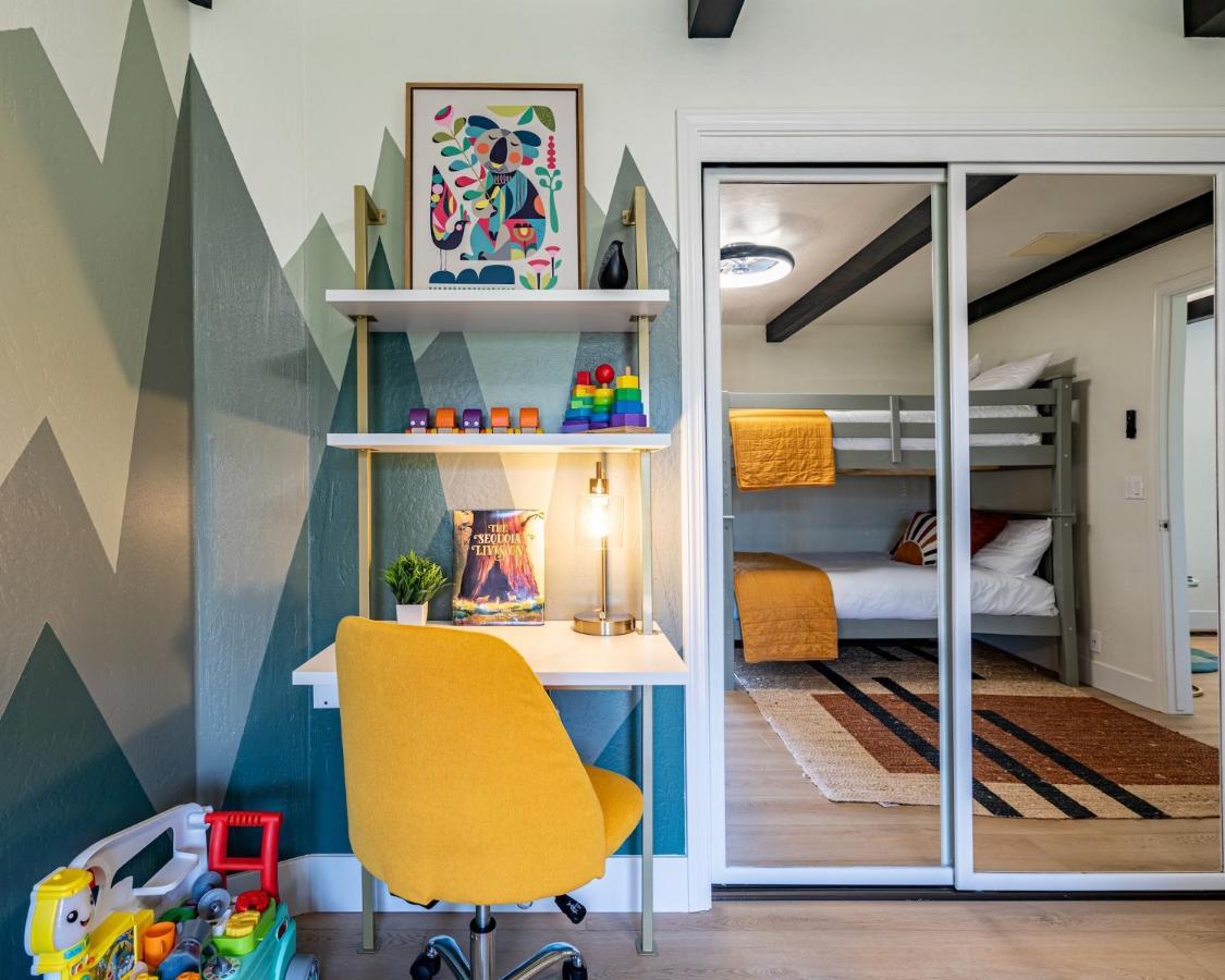 Secluded Mtn Top Family Haven W/Views Spa & Arcade ثري ريفرز المظهر الخارجي الصورة