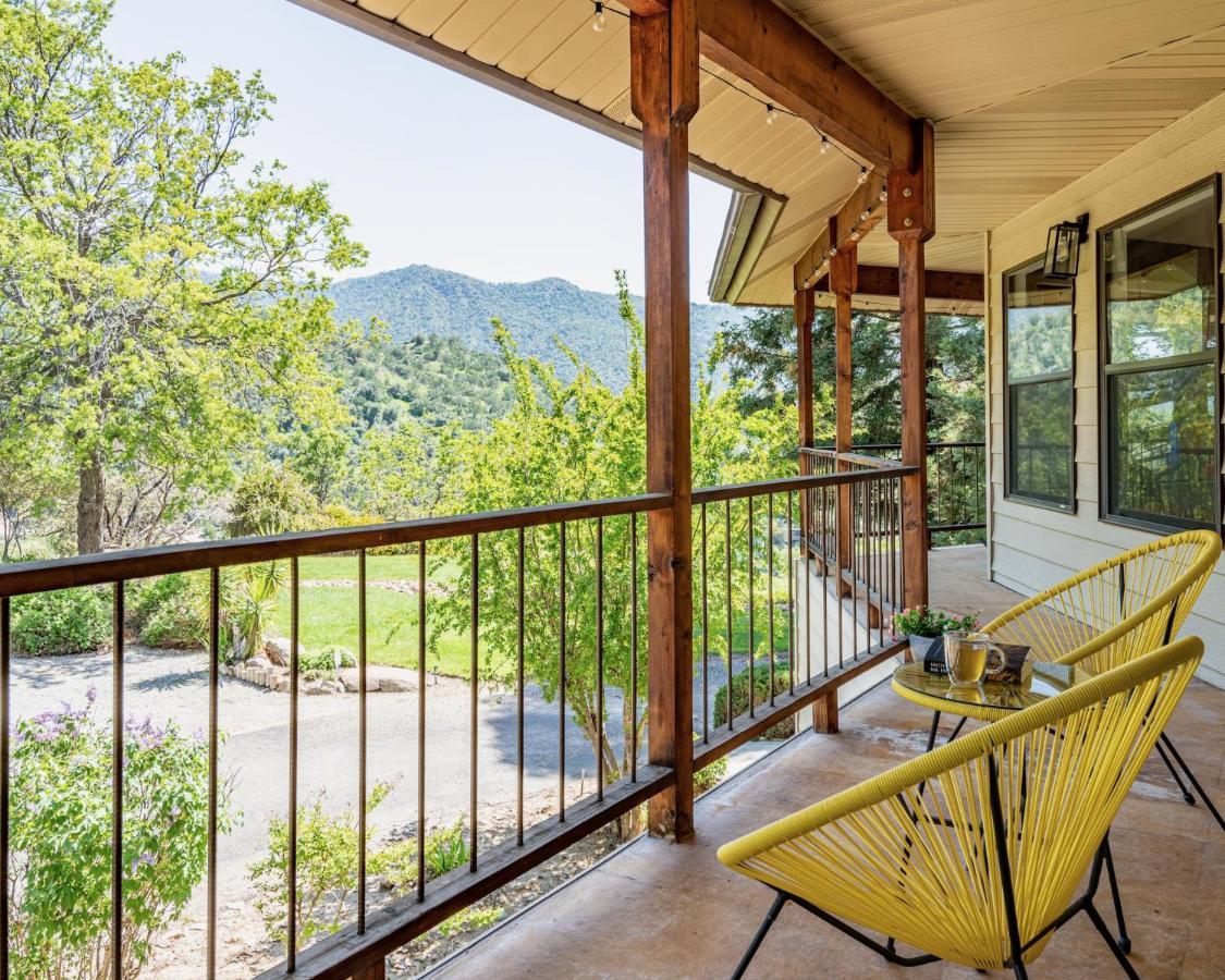 Secluded Mtn Top Family Haven W/Views Spa & Arcade ثري ريفرز المظهر الخارجي الصورة