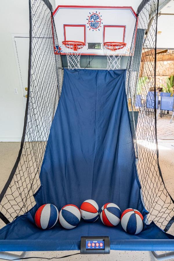 Secluded Mtn Top Family Haven W/Views Spa & Arcade ثري ريفرز المظهر الخارجي الصورة